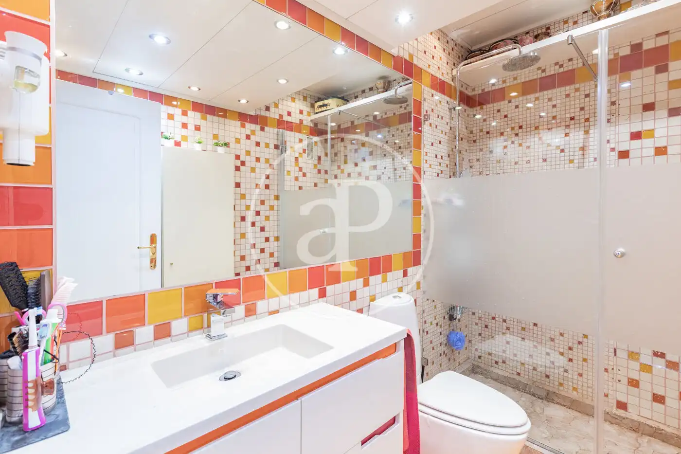 Baño de Casa adosada en venta en San Sebastián de los Reyes con Aire acondicionado, Calefacción y Jardín privado