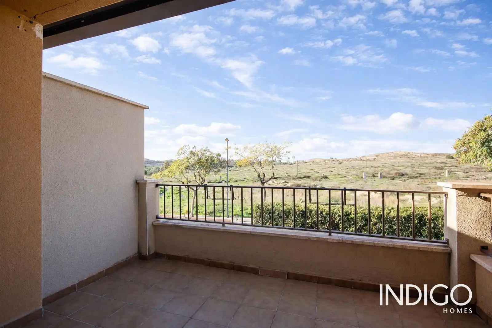 Terrassa de Casa adosada en venda en Alicante / Alacant amb Aire condicionat, Jardí privat i Piscina