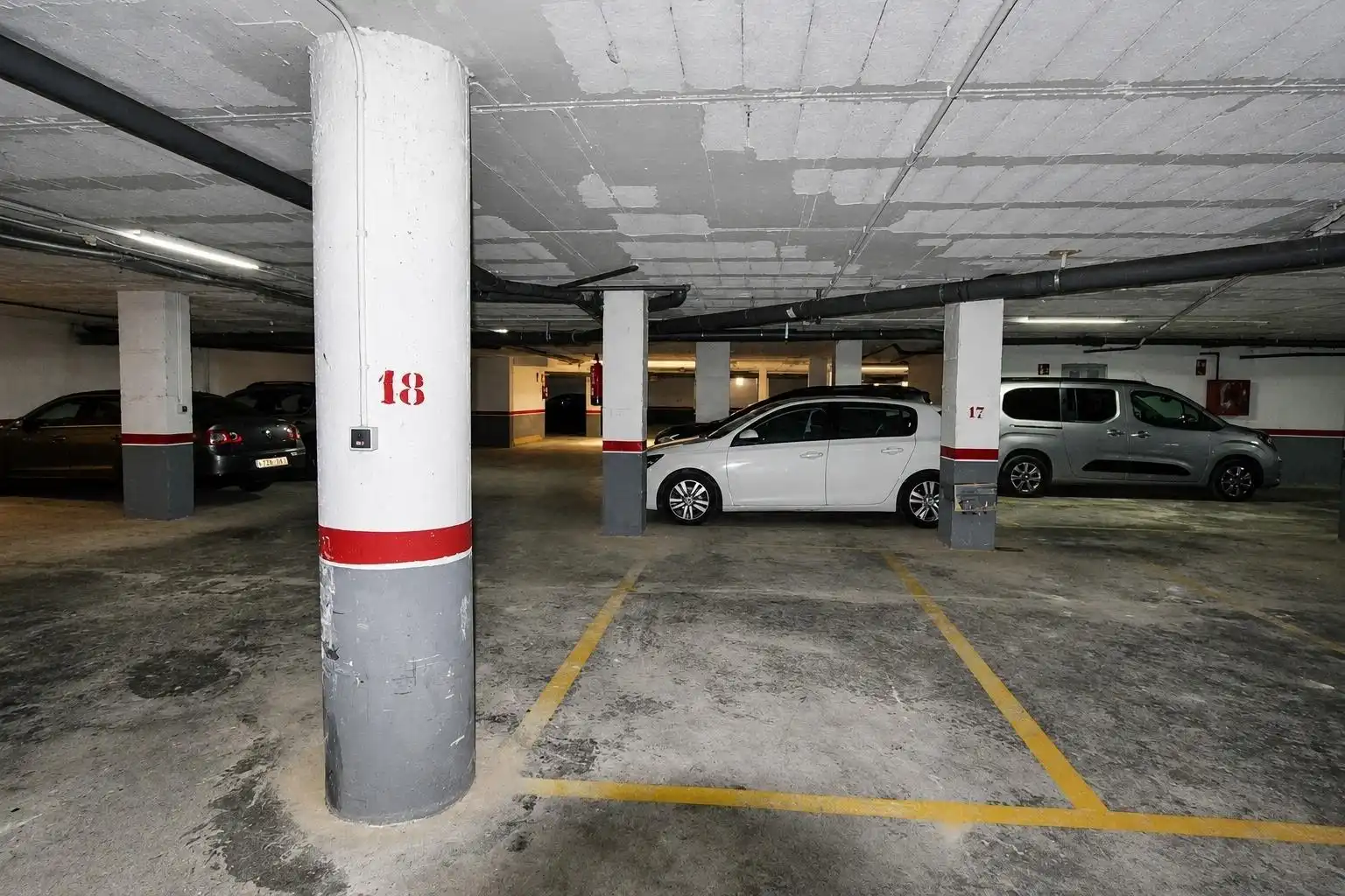 Parking of Flat for sale in Oropesa del Mar / Orpesa  with Air Conditioner, Terrace and Storage room