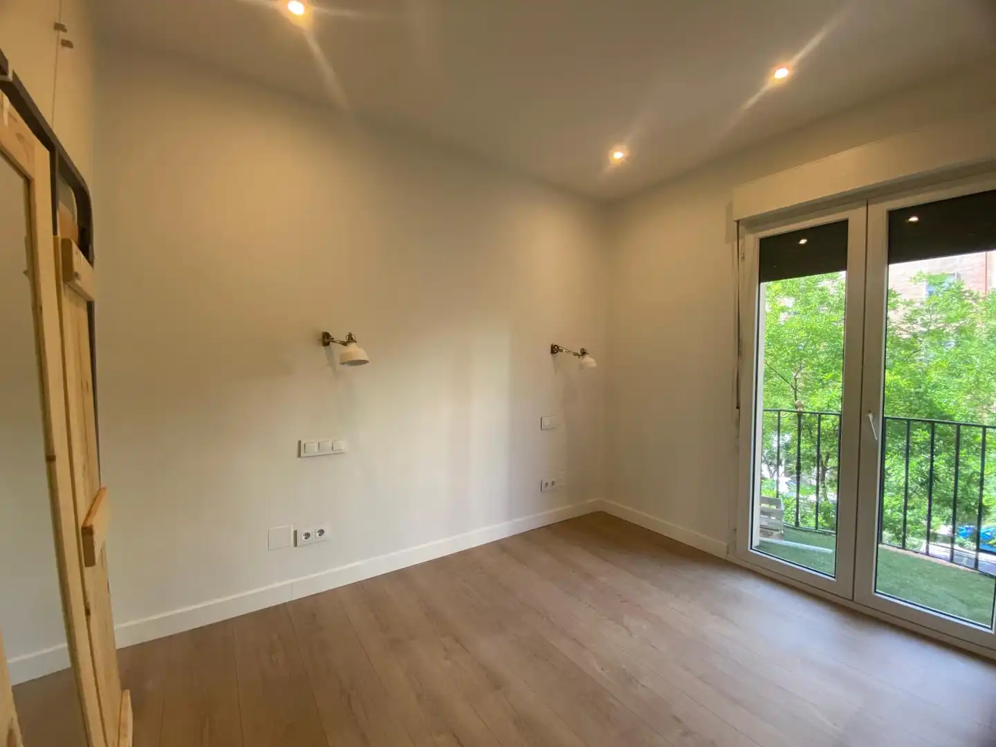 Dormitori de Apartament de lloguer en Madrid amb Aire condicionat, Calefacció i Moblat
