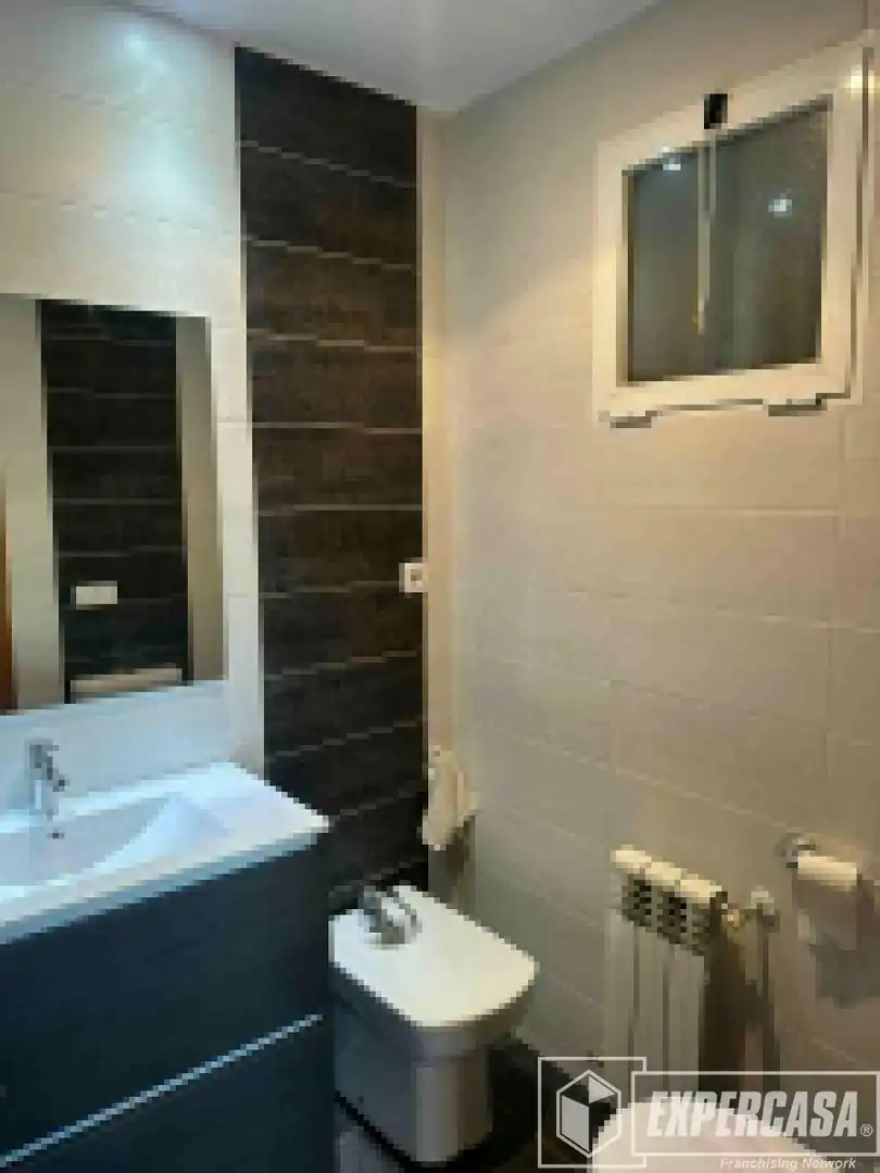 Bathroom of Houses for rent in La Pobla de Vallbona  with Air Conditioner, Heating and Terrace