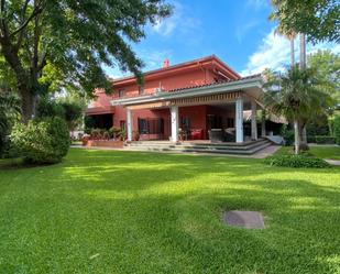 Jardí de Casa o xalet en venda en  Sevilla Capital amb Aire condicionat i Jardí privat