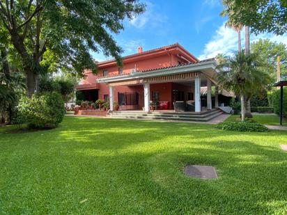 Jardí de Casa o xalet en venda en  Sevilla Capital amb Aire condicionat i Jardí privat