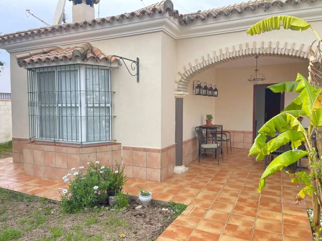 Jardí de Casa o xalet en venda en Chiclana de la Frontera amb Aire condicionat, Jardí privat i Piscina