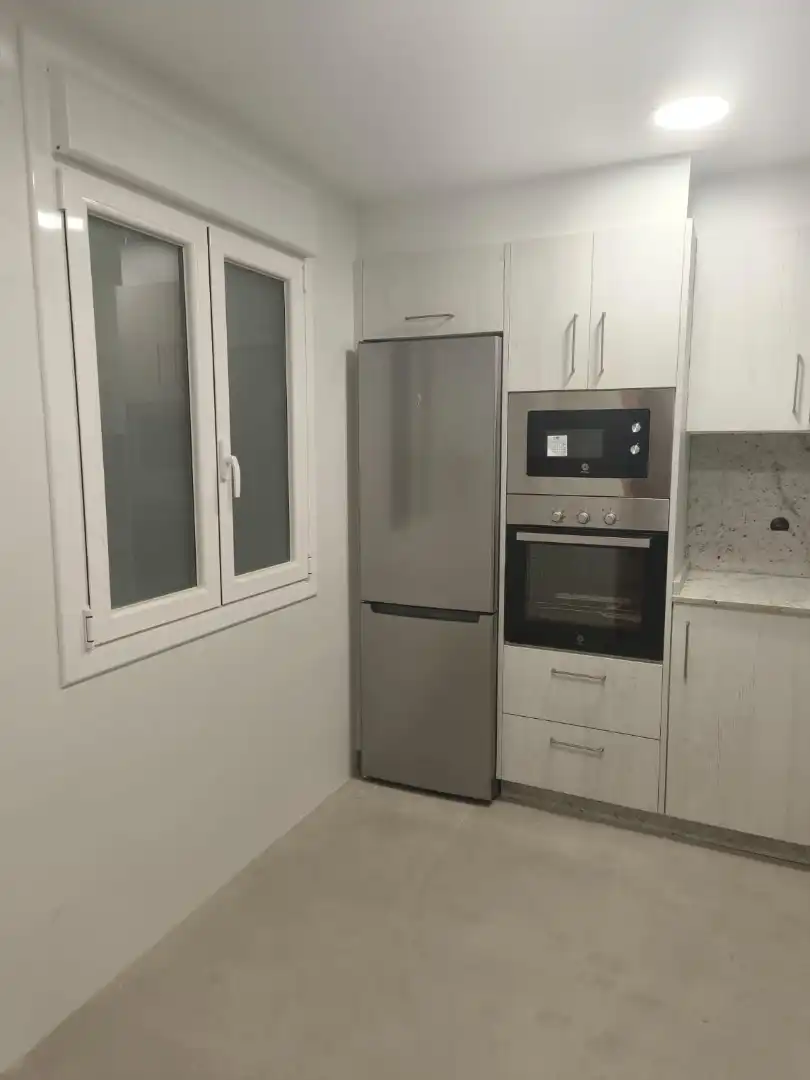 Cocina de Piso en venta en Ourense Capital  con Calefacción, Parquet y Horno