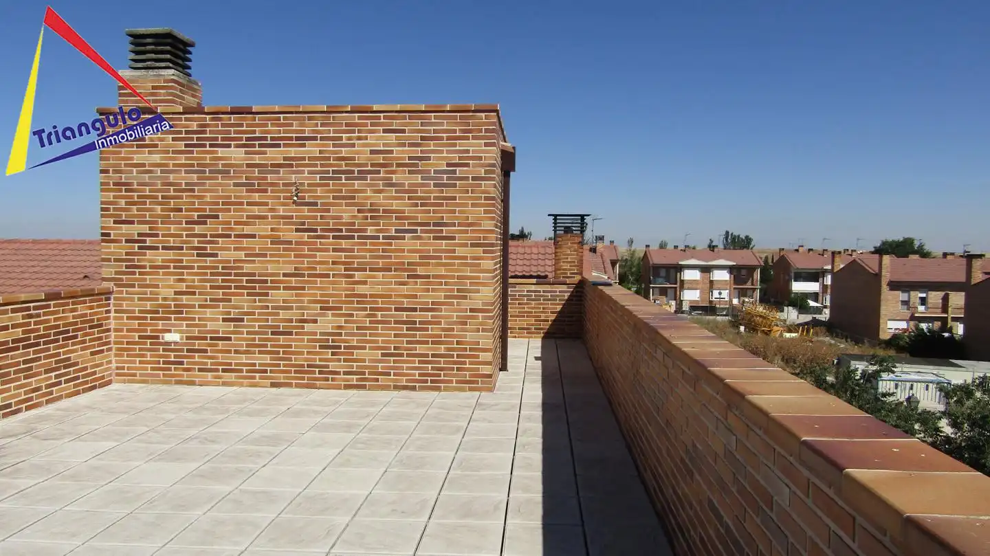Terrassa de Casa adosada en venda en Encinillas amb Calefacció, Jardí privat i Terrassa