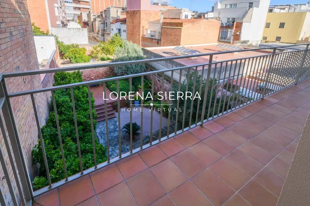 Vista exterior de Dúplex en venda en Gavà amb Aire condicionat, Calefacció i Parquet