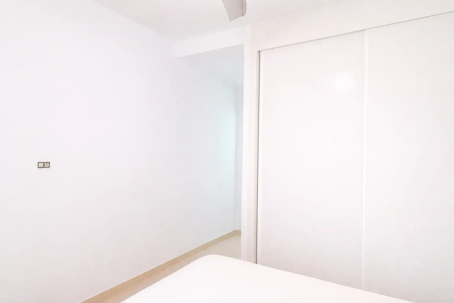 Habitación de Casa adosada en venta en Málaga con Jardín privado, Terraza y Balcón