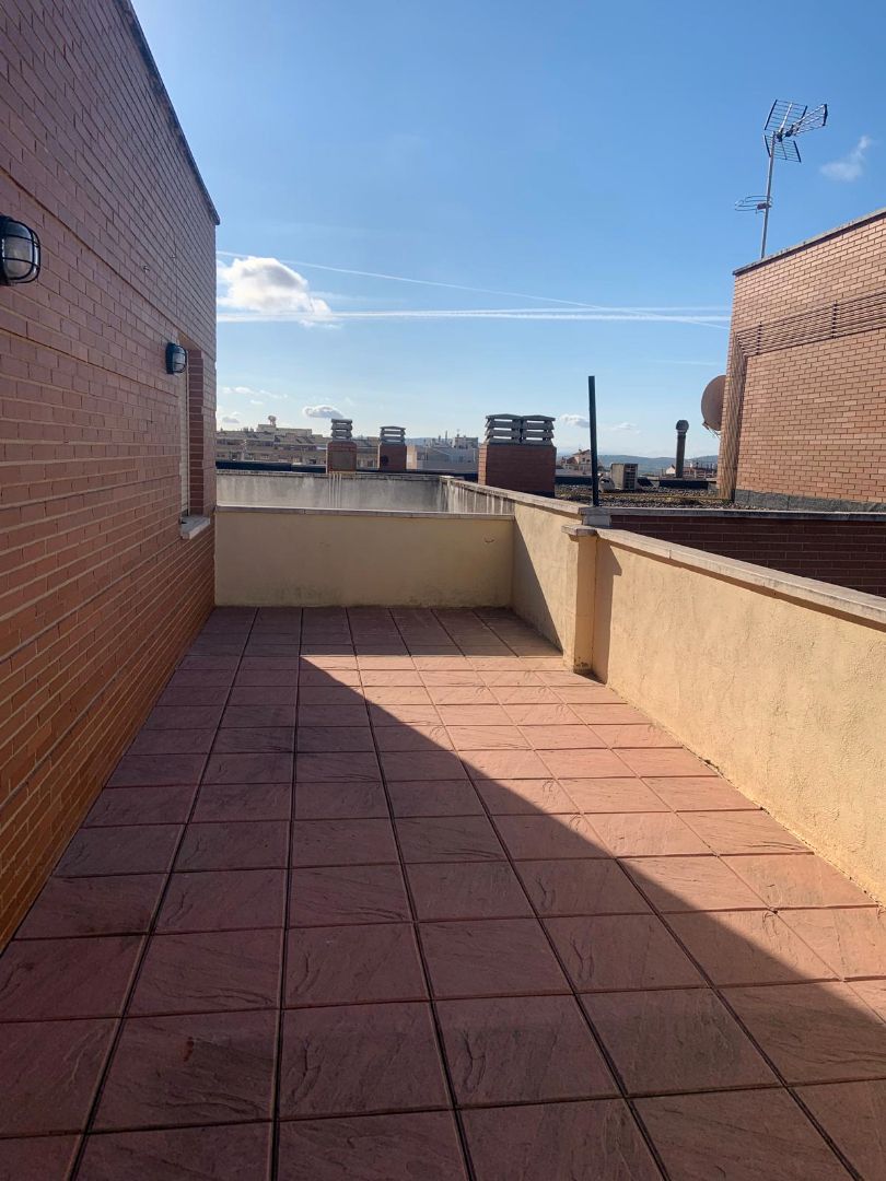 Terraza de Ático en venta en Hellín con Calefacción, Parquet y Terraza