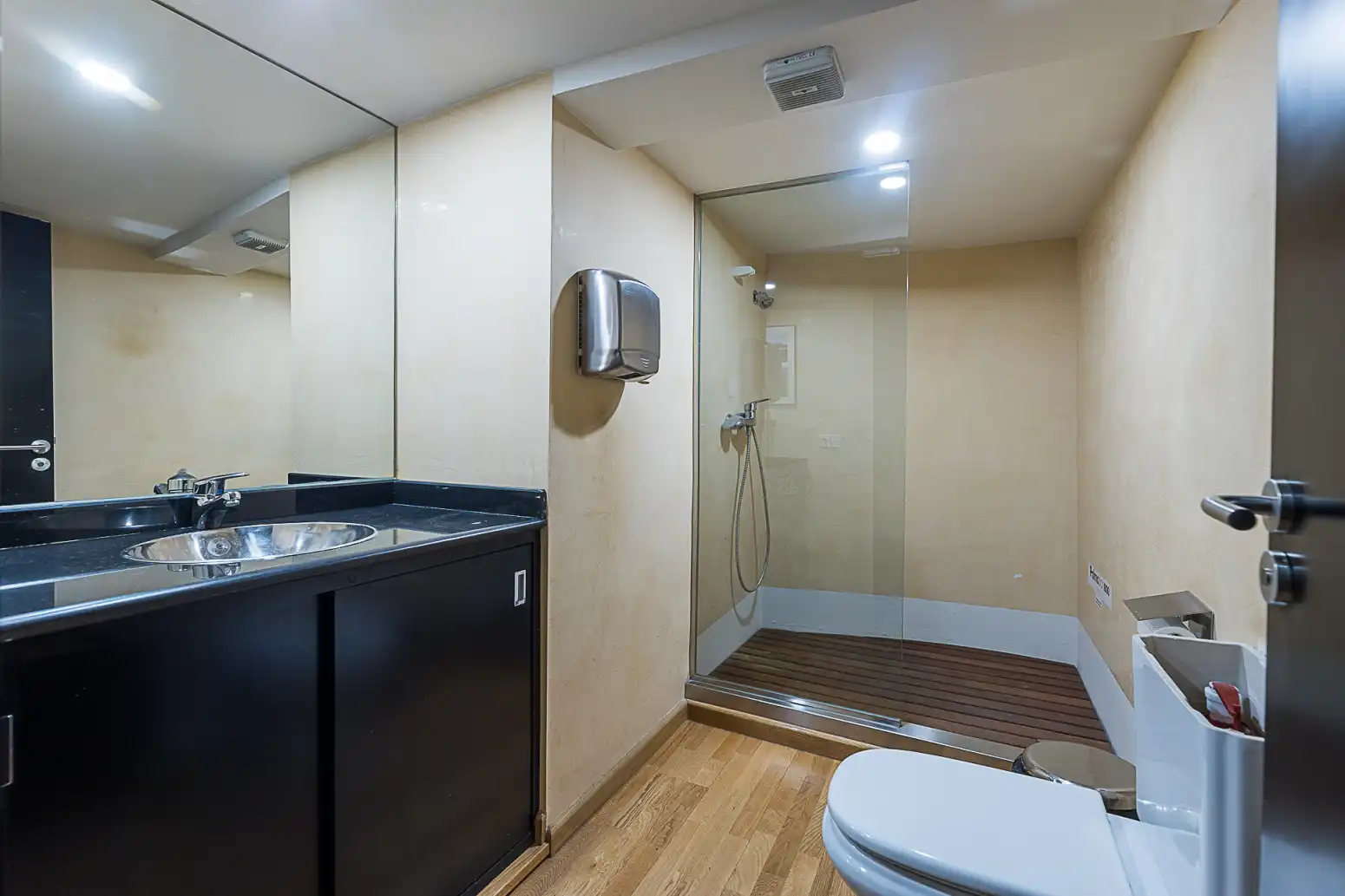 Bathroom of Office for sale in  Palma de Mallorca  with Heating