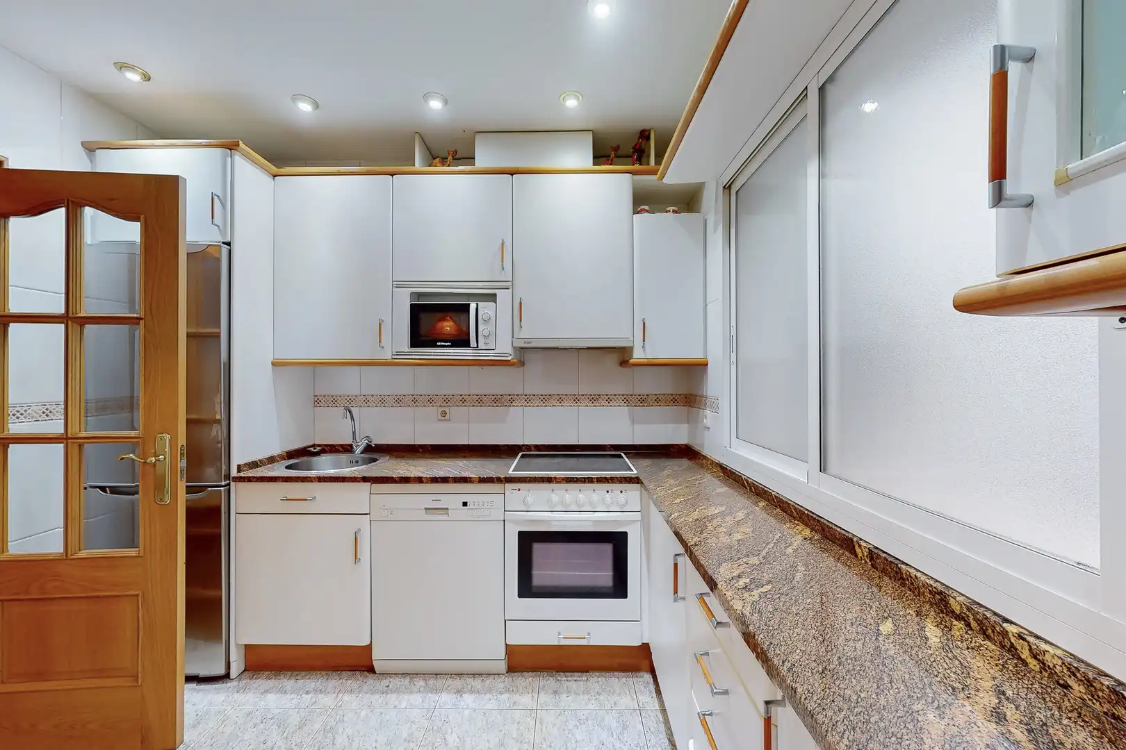 Cocina de Piso en venta en  Pamplona / Iruña con Calefacción y Balcón