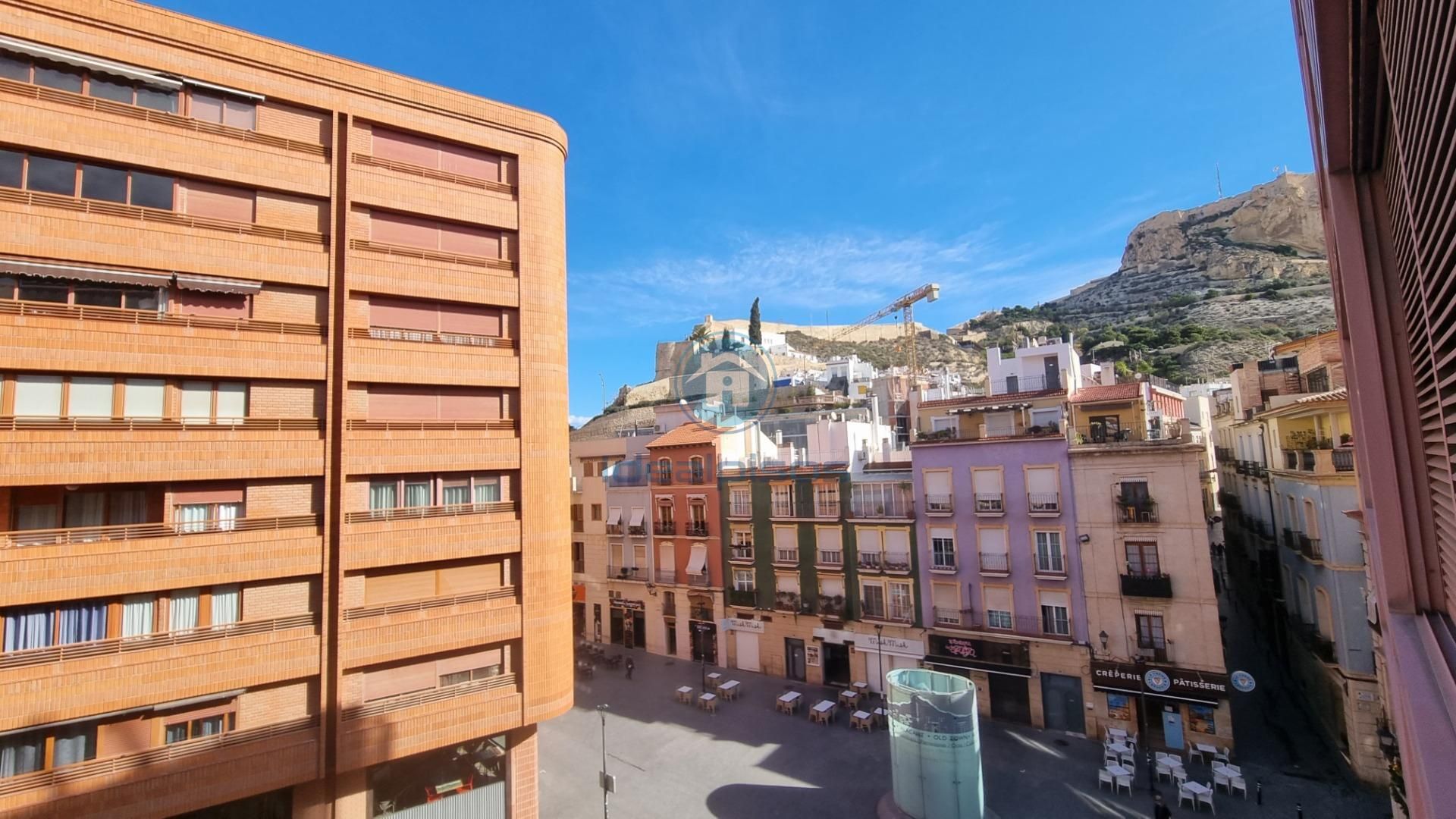 Vista exterior de Pis en venda en Alicante / Alacant amb Aire condicionat