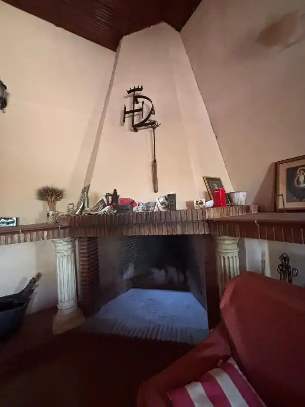 Sala d'estar de Finca rústica en venda en El Saucejo amb Aire condicionat, Calefacció i Moblat