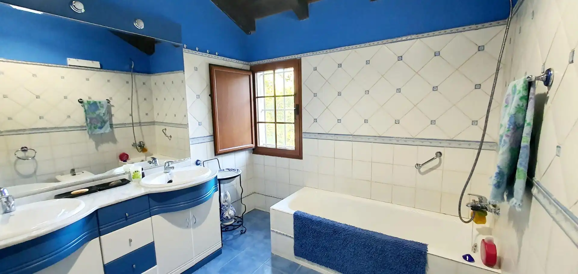 Baño de Casa o chalet en venta en Castropol con Calefacción, Jardín privado y Terraza