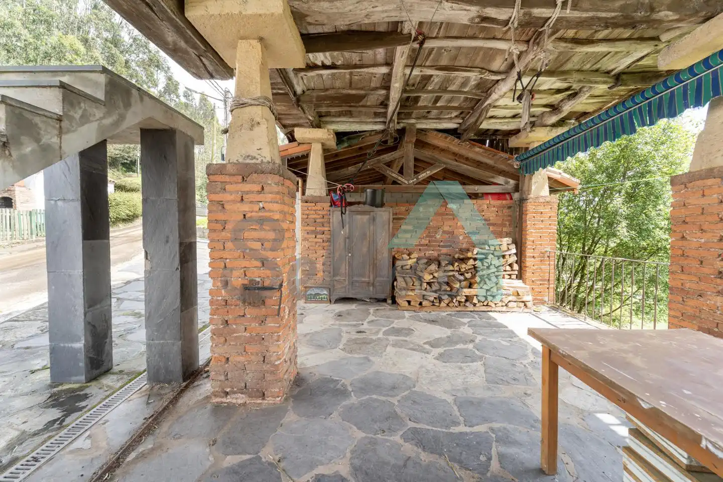 Einfamilien-Reihenhaus zum Verkauf in Carreño mit Heizung, Privatgarten und Parkett