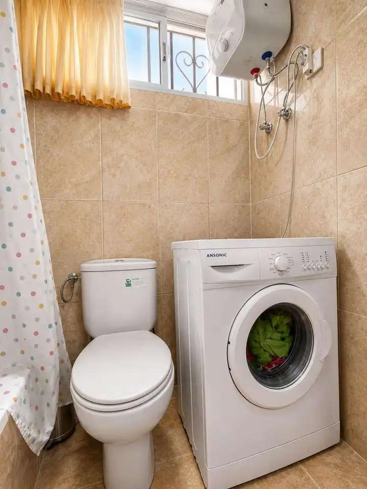 Bany de Apartament de lloguer en San Bartolomé de Tirajana amb Moblat, Balcó i Internet