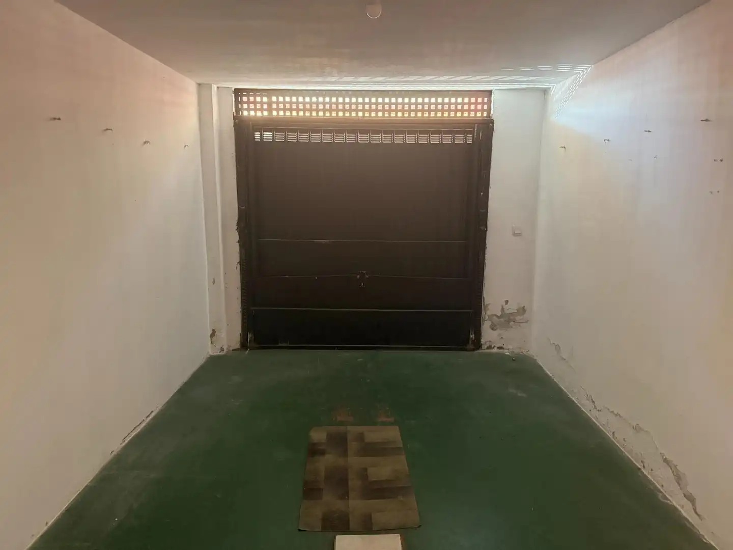 Parking de Casa adosada en venta en Algeciras con Jardín privado y Piscina comunitaria