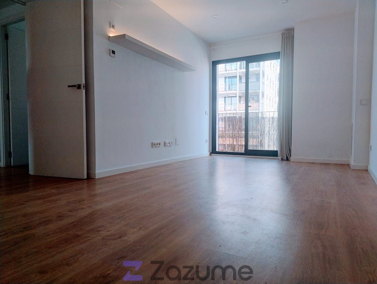 Living room of Flat to rent in L'Hospitalet de Llobregat  with Air Conditioner, Heating and Parquet flooring
