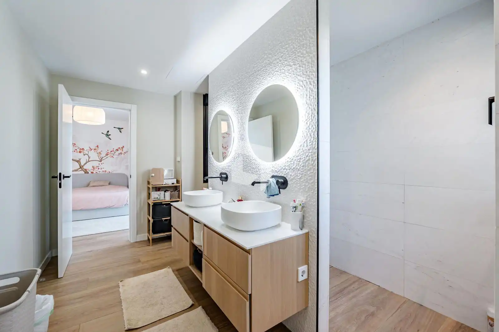 Bathroom of Houses for sale in Pozuelo de Alarcón  with Air Conditioner, Heating and Terrace
