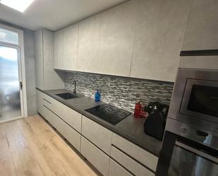 Cuina de Pis en venda en Mataró amb Moblat, Rentadora i Microones