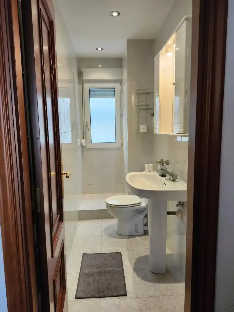 Badezimmer von Wohnung zur Miete in Laxe