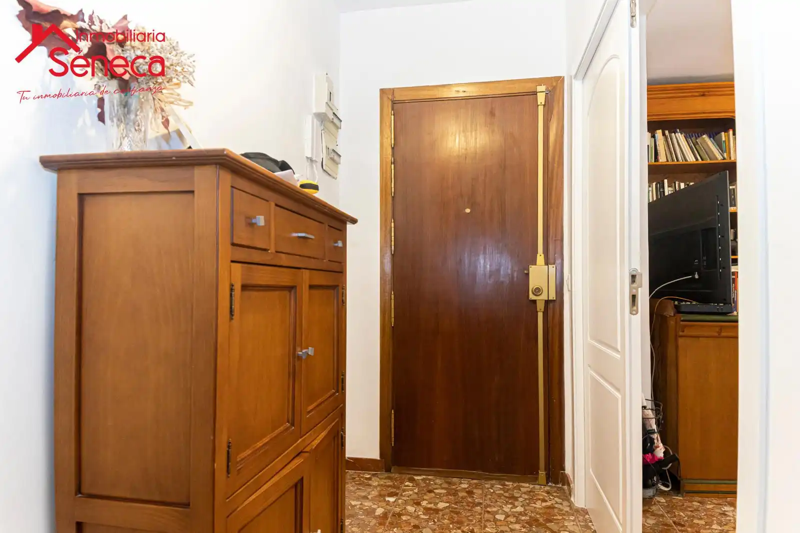Wohnung zum Verkauf in Córdoba mit Klimaanlage, Heizung und Terrasse