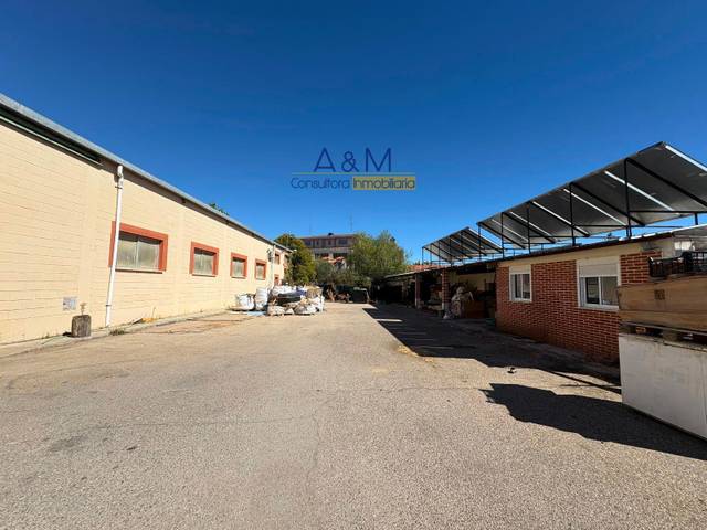 Nave industrial en Venta en Regaderilla en Pesquera de Duero