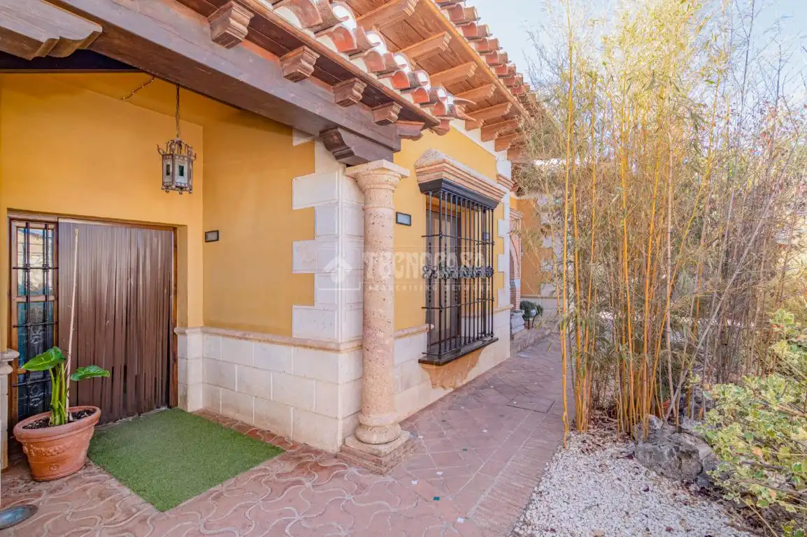 Vista exterior de Casa o chalet en venta en La Zubia con Aire acondicionado, Calefacción y Jardín privado