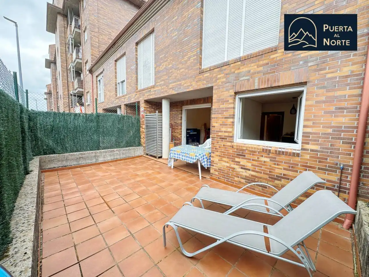 Terrassa de Pis en venda en Hazas de Cesto amb Calefacció, Terrassa i Piscina comunitària