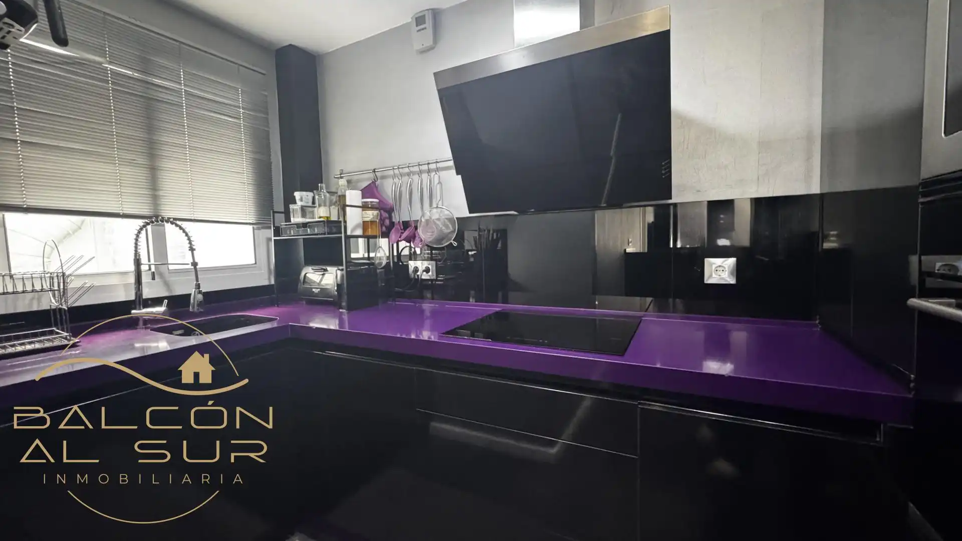 Kitchen of Flat for sale in Rota  with Air Conditioner, Terrace and Storage room