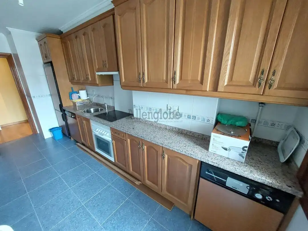 Cocina de Piso de alquiler en Oviedo  con Calefacción