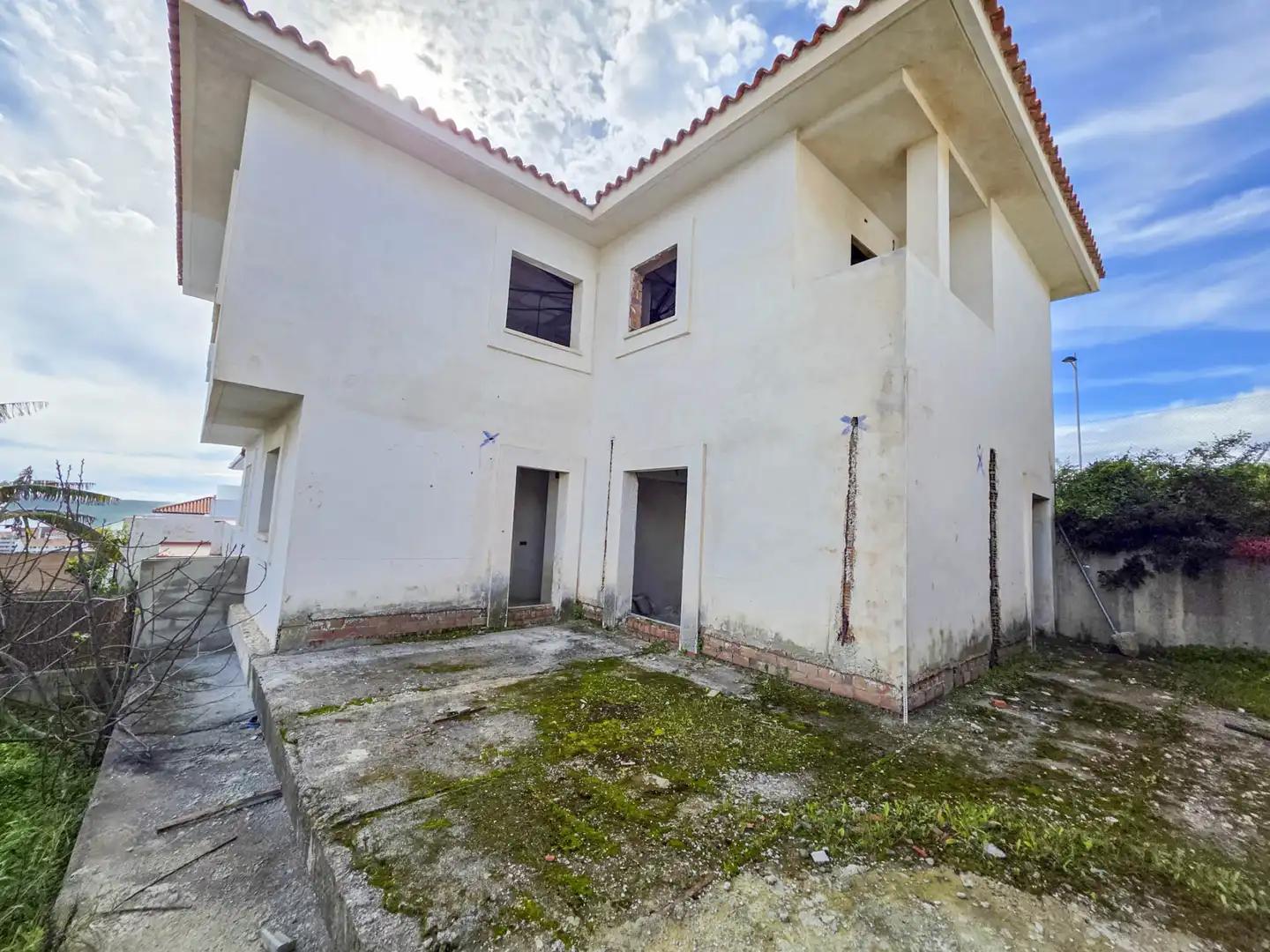 Vista exterior de Casa adosada en venta en Manilva con Jardín privado y Terraza