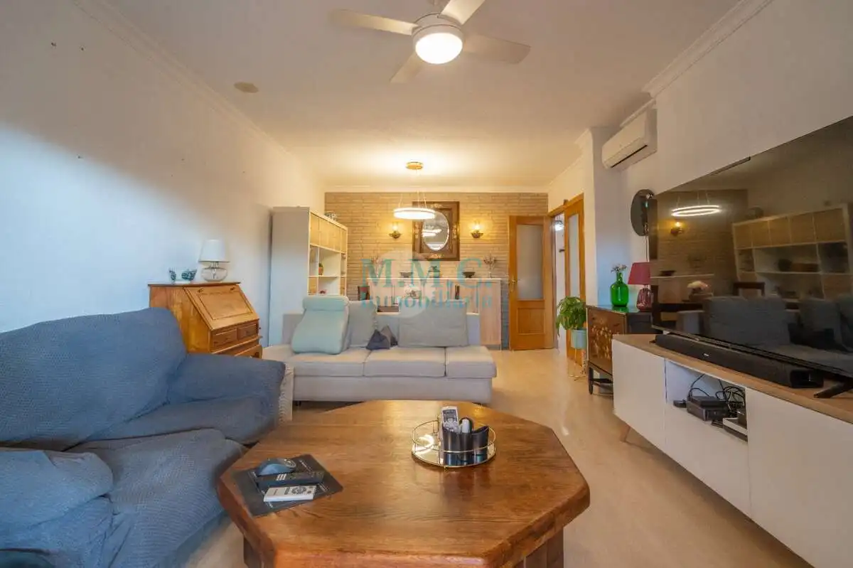 Sala de estar de Dúplex en venta en Aguadulce