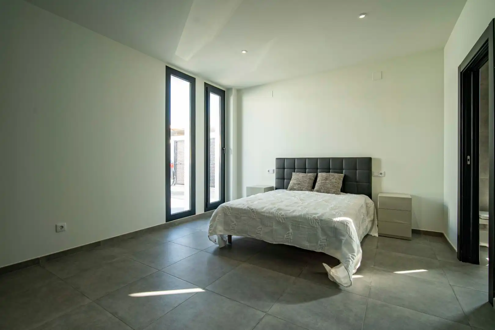 Habitación de Casa o chalet en venta en L'Alfàs del Pi con Aire acondicionado, Calefacción y Jardín privado
