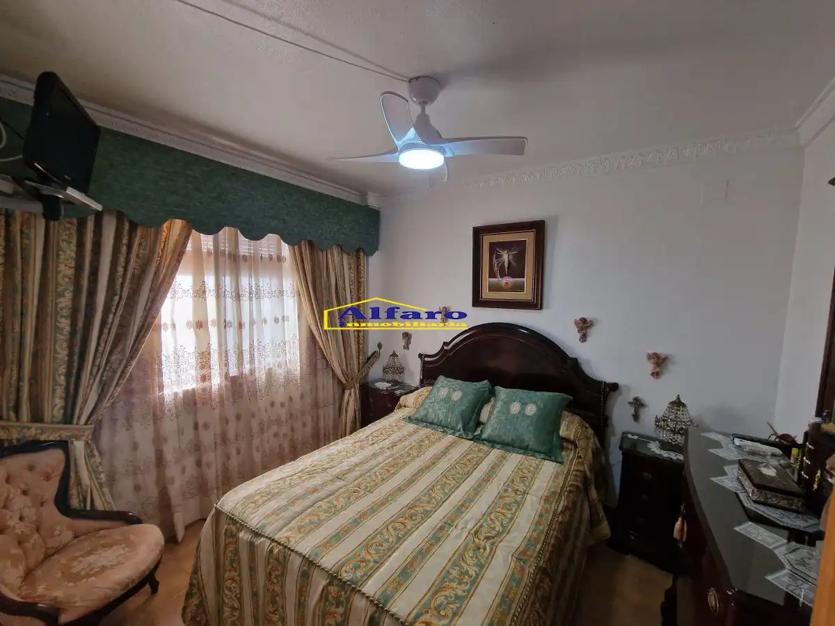 Habitación de Casa adosada en venta en Almonte con Terraza, Trastero y Balcón