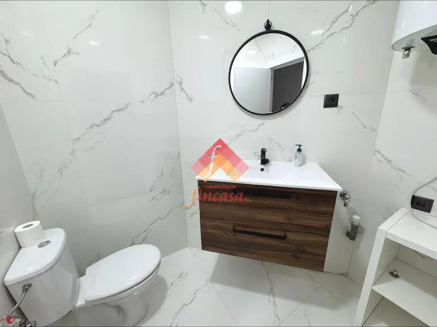Baño de Piso en venta en Ronda con Terraza, Amueblado y Balcón