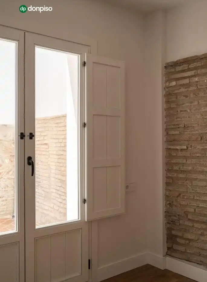 Flat for sale in Granada  with Air Conditioner