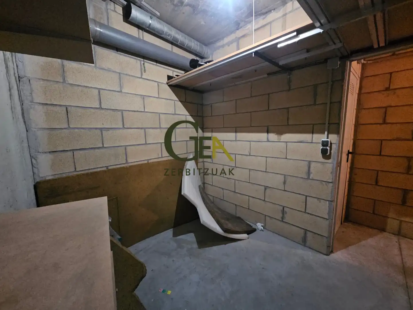 Storage room for sale in Villabona