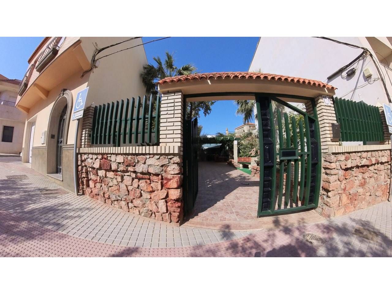 Vista exterior de Casa o xalet en venda en El Ejido amb Calefacció, Jardí privat i Terrassa