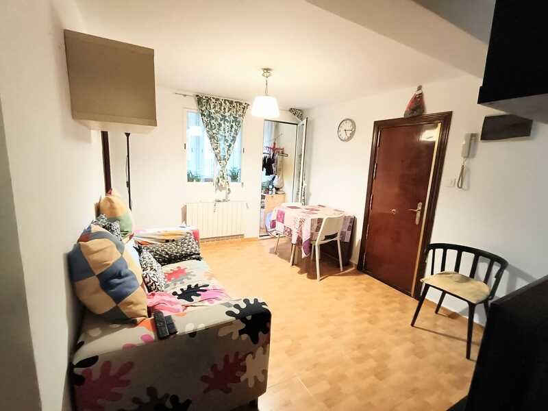 Sala d'estar de Pis en venda en  Madrid Capital amb Calefacció i Terrassa