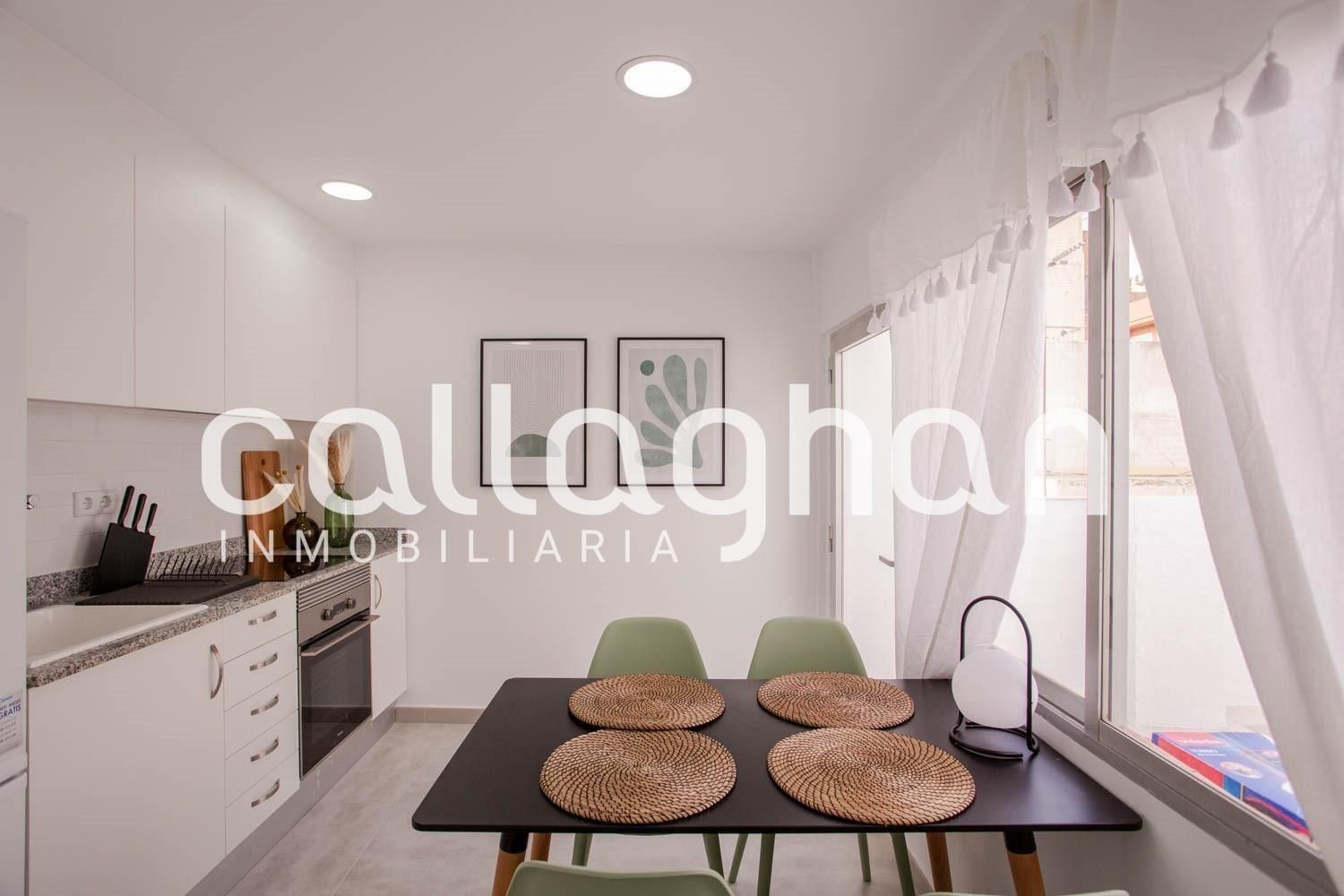 Kitchen of Building for sale in  Valencia Capital