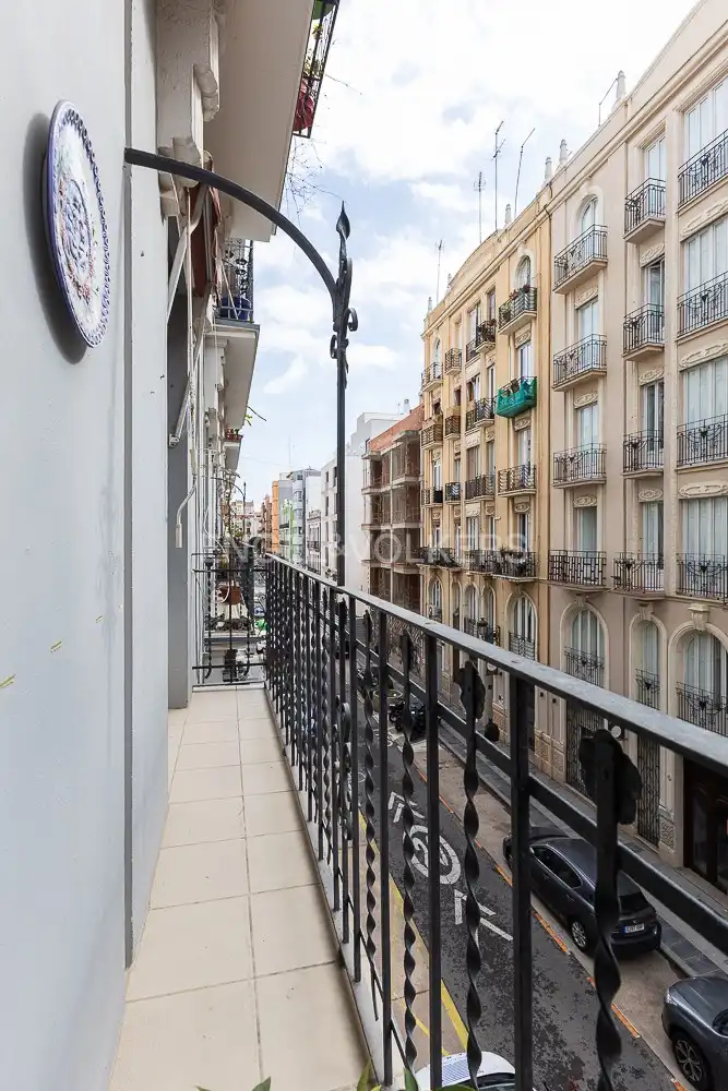 Vista exterior de Piso de alquiler en Valencia con Aire acondicionado, Calefacción y Parquet
