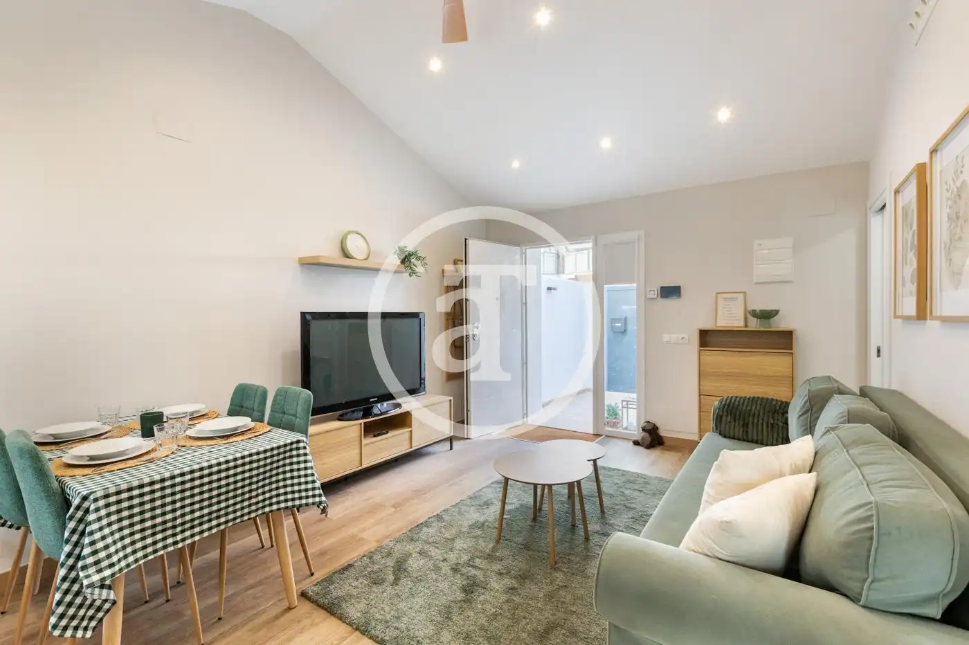 Sala d'estar de Casa o xalet de lloguer en Madrid amb Aire condicionat, Calefacció i Moblat
