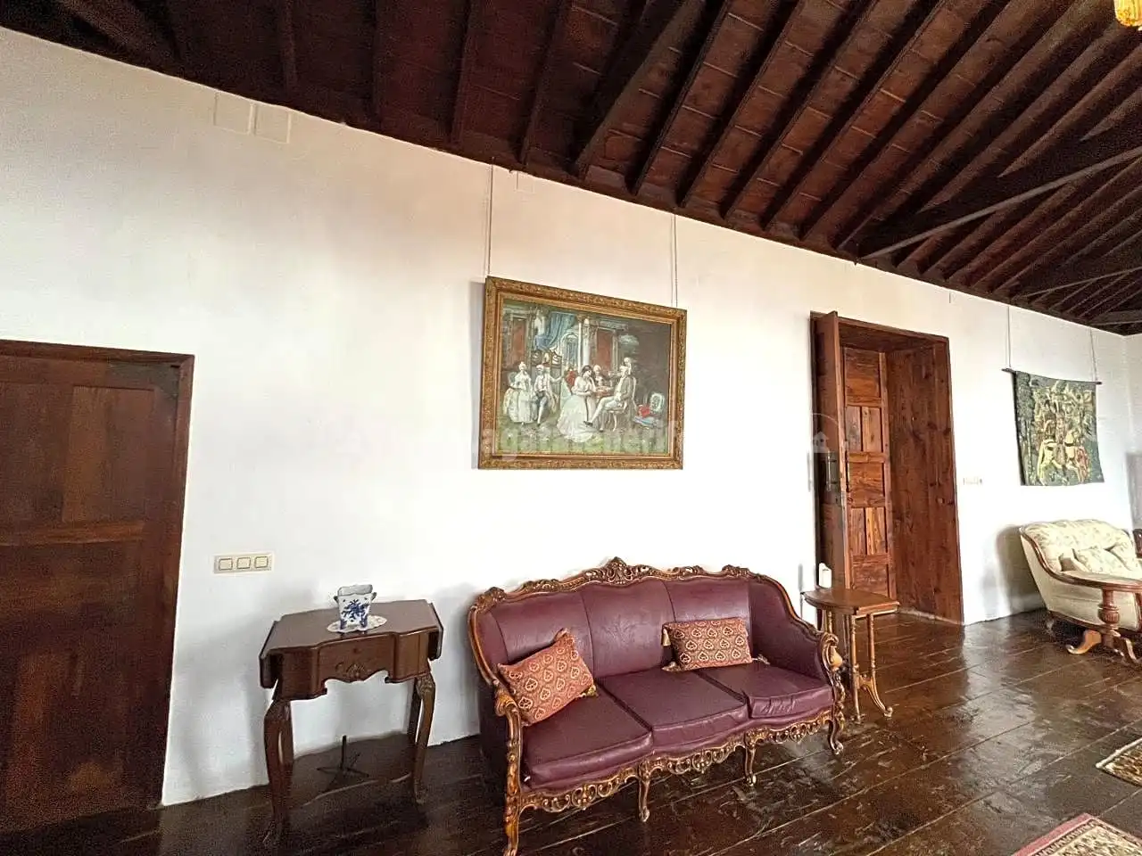 Sala d'estar de Casa o xalet en venda en Icod de los Vinos amb Jardí privat, Terrassa i Piscina