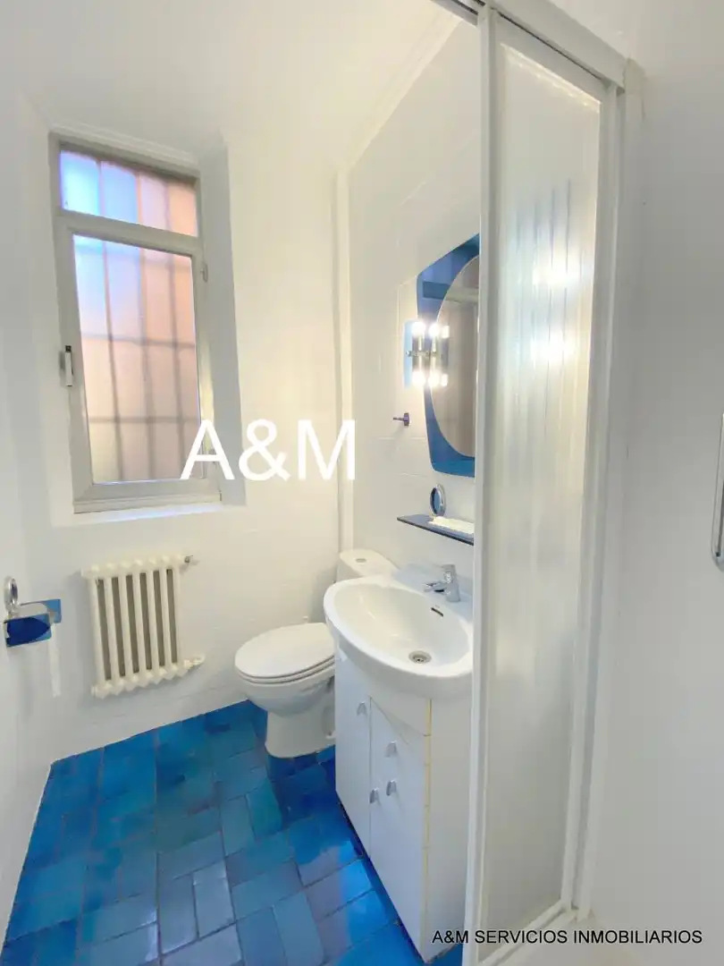 Bathroom of Flat for rent in Vitoria - Gasteiz  with Heating and Furnished