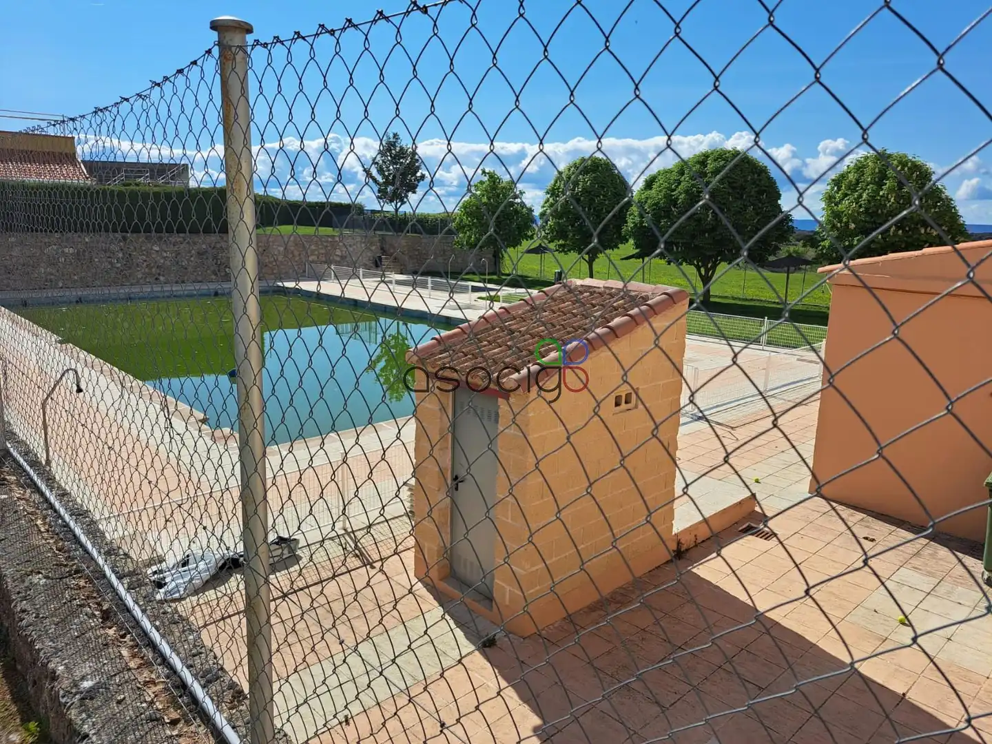 Piscina de Casa o chalet en venta en Solanillos del Extremo con Calefacción, Trastero y Piscina
