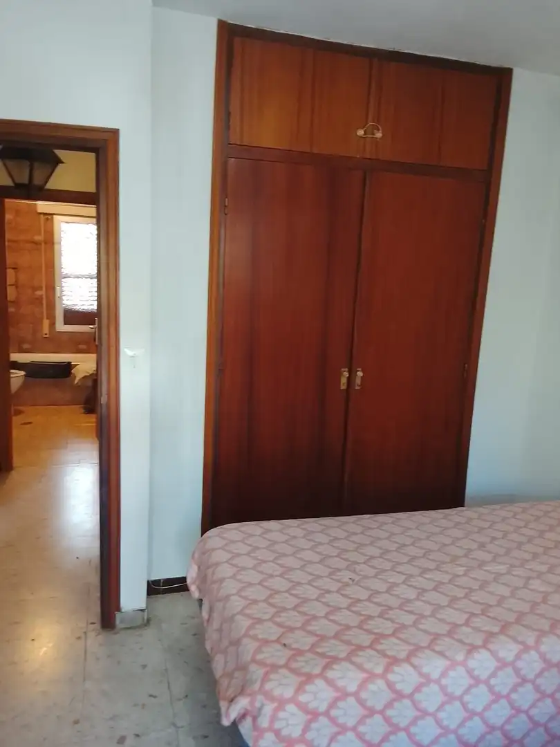 Dormitori de Casa o xalet en venda en Madrigal de la Vera amb Jardí privat