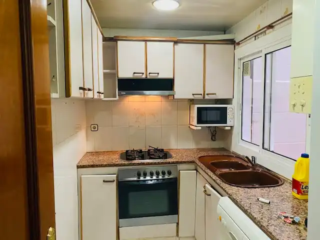 Cocina de Piso en venta en Barcelona con Calefacción y Horno