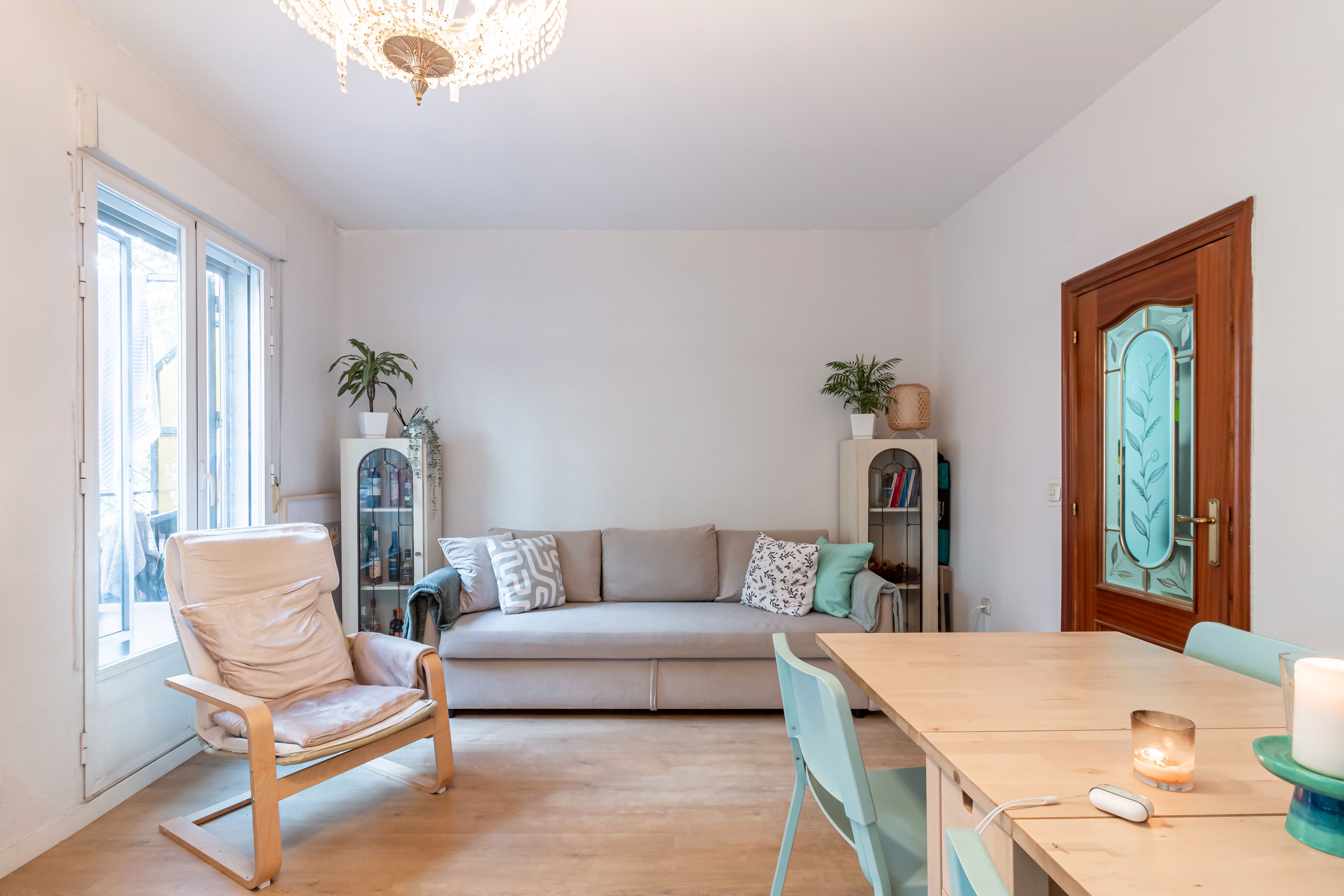 Sala d'estar de Pis en venda en  Madrid Capital amb Calefacció i Terrassa