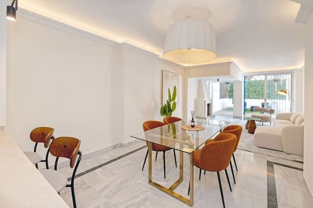 Planta baja en Venta en Calle Estébanez Calderón en Playa de la Fontanilla